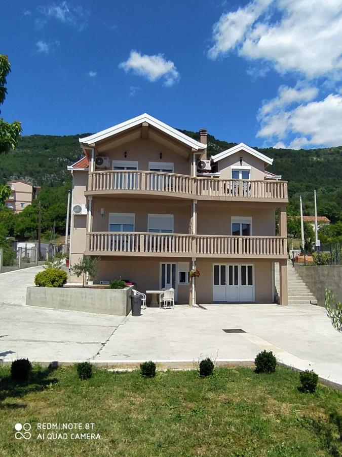 Apartmani Popovic V&A Тиват Экстерьер фото